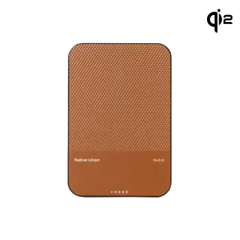 Native Union (Re)Classic Qi2 Power Bank - Power bank magnetic 5000 mAh compatibil cu MagSafe și Qi2, cablu USB-C la USB-C 15 cm inclus (Tan)