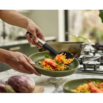 Lingură plină din silicon și oțel inoxidabil Joseph Joseph Elevate
