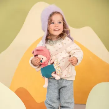 Lilliputiens Păpușă Jeanne în port-bebe cu pălărie 18 luni+