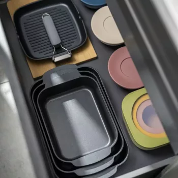 Set Guzzini EVERYWHERE BIO de 3 boluri cu capace, culori asortate