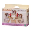 Set de mobilă de living Sylvanian Families EPOCH din trei piese - canapea, fotolii, masă și perne