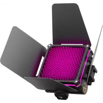 Zhiyun M20C COMBO Lumină de completare RGB LED 20W cu montură magnetică, 2700K-6500K, CRI≥95, afișaj OLED, control prin aplicație Bluetooth, mini trepied, difuzor, grilă, husă de depozitare