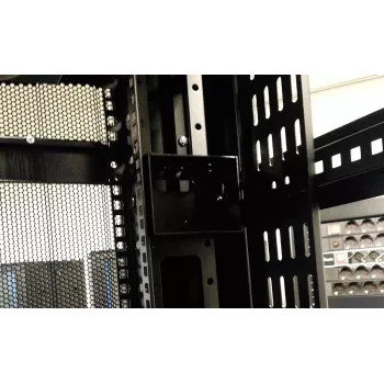 Panou vertical de management al cablurilor DSIT 42U 300mm lățime negru cu canal cu degete pentru montare în rack