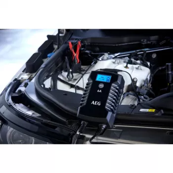 Încărcător de baterii auto AEG LD6 10617, 6V/12V 3A/6A, cu afișaj LCD