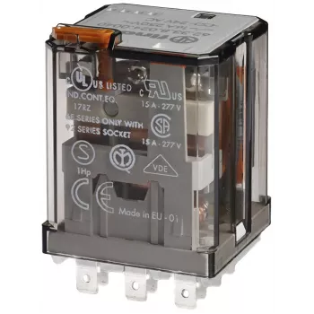 Releu de putere Finder 62.33.8.230.4300 3 CO 16A 230V AC cu mufă
