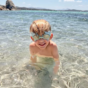 Ochelari de înot pentru copii Sunnylife – Salty the Shark