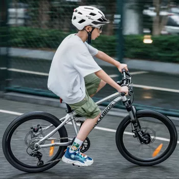 Cască de bicicletă pentru tineri Rockbros LK-67 cu vizieră detașabilă, 54-58 cm, alb